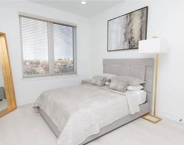 520 S Caroline Street - Photo Thumbnail 5