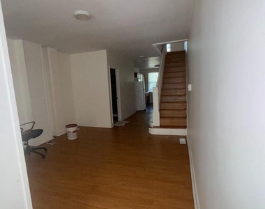2313 Lauretta Avenue - Photo Thumbnail 1