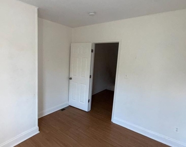 2313 Lauretta Avenue - Photo Thumbnail 16