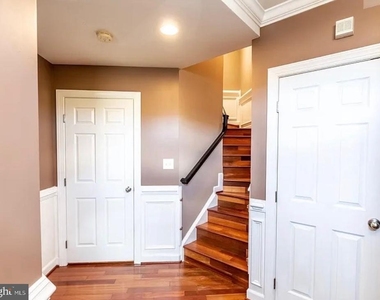 906 Oldham Street - Photo Thumbnail 1