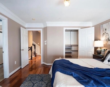 906 Oldham Street - Photo Thumbnail 11