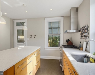 600 W 36th Street - Photo Thumbnail 11