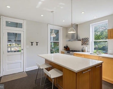 600 W 36th Street - Photo Thumbnail 10
