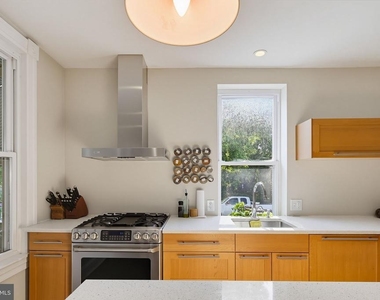 600 W 36th Street - Photo Thumbnail 13