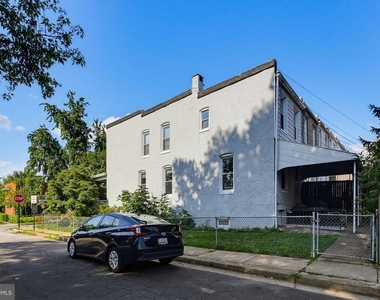 600 W 36th Street - Photo Thumbnail 30