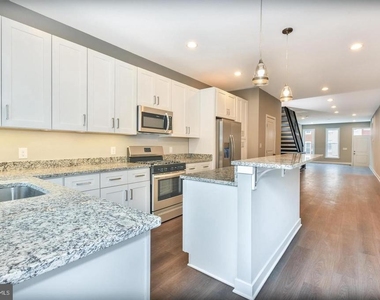 836 Harlem Avenue - Photo Thumbnail 12