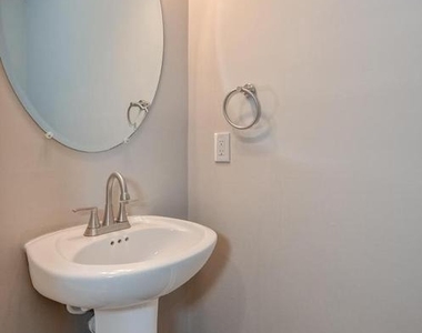 836 Harlem Avenue - Photo Thumbnail 15