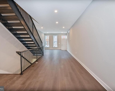 836 Harlem Avenue - Photo Thumbnail 9