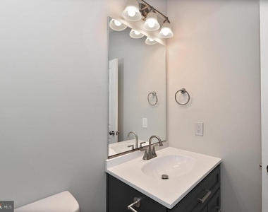 836 Harlem Avenue - Photo Thumbnail 35