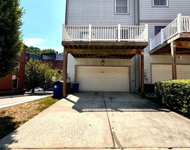 2062 Clipper Park Road - Photo Thumbnail 7