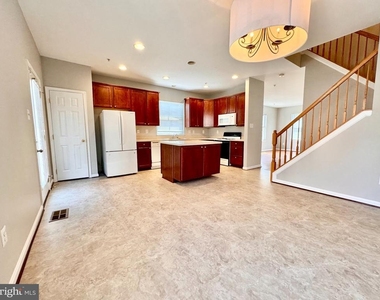2062 Clipper Park Road - Photo Thumbnail 17