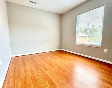 2062 Clipper Park Road - Photo Thumbnail 26