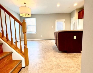 2062 Clipper Park Road - Photo Thumbnail 16