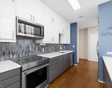 1200 Steuart Street - Photo Thumbnail 13