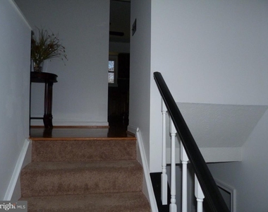 1009 Kensington Way - Photo Thumbnail 15