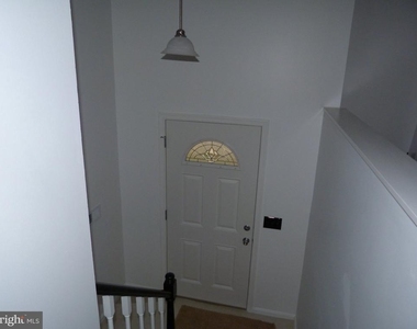 1009 Kensington Way - Photo Thumbnail 7