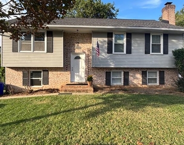 1009 Kensington Way - Photo Thumbnail 18