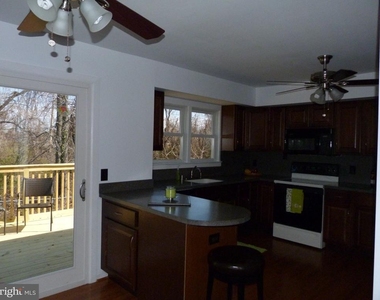 1009 Kensington Way - Photo Thumbnail 3
