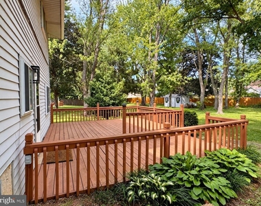 820 Leeds Lane - Photo Thumbnail 5
