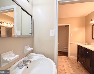 820 Leeds Lane - Photo Thumbnail 31