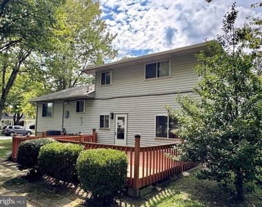 820 Leeds Lane - Photo Thumbnail 3