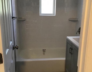 5027 H Street Se - Photo Thumbnail 2