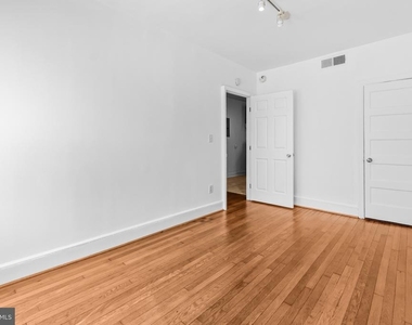 1508 V Street Se - Photo Thumbnail 2