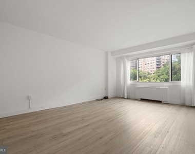 4201 Cathedral Avenue Nw - Photo Thumbnail 11