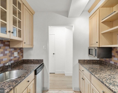 4201 Cathedral Avenue Nw - Photo Thumbnail 4