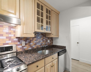 4201 Cathedral Avenue Nw - Photo Thumbnail 7