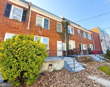4032 7th Street Ne - Photo Thumbnail 2