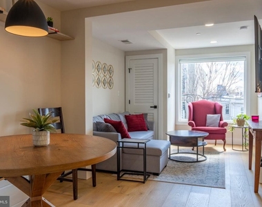 919 12th Street Ne - Photo Thumbnail 1