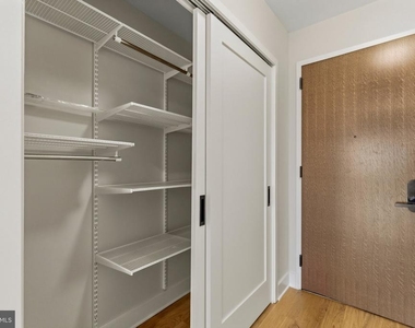 1211 Van Street Se - Photo Thumbnail 2