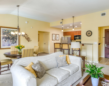 955 Registry Boulevard - Photo Thumbnail 2