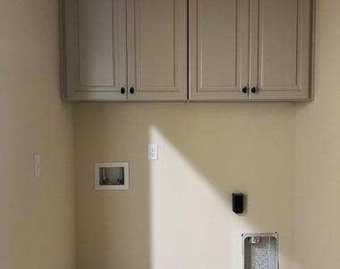 673 S Orange Street - Photo Thumbnail 2