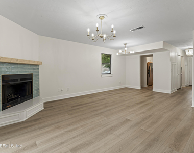 798 Main Street - Photo Thumbnail 12