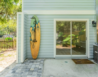 798 Main Street - Photo Thumbnail 1