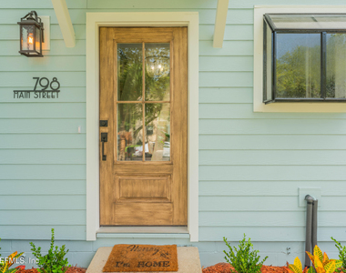 798 Main Street - Photo Thumbnail 6