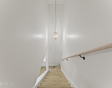 798 Main Street - Photo Thumbnail 19