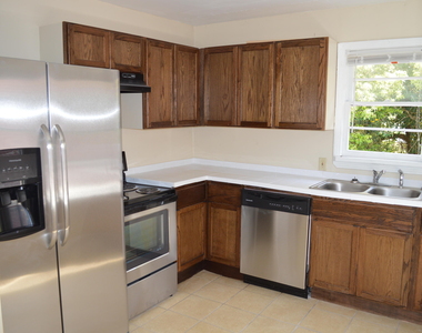 801 Acosta Street - Photo Thumbnail 3