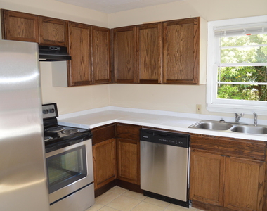 801 Acosta Street - Photo Thumbnail 8