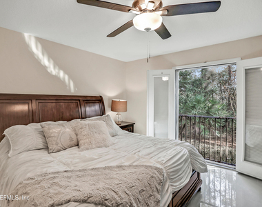 13715 Richmond Park Drive N - Photo Thumbnail 13