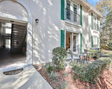 13715 Richmond Park Drive N - Photo Thumbnail 12