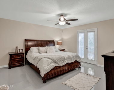 13715 Richmond Park Drive N - Photo Thumbnail 15