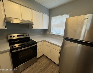 1357 Kingsley Avenue - Photo Thumbnail 5