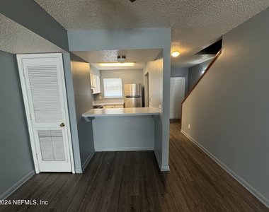1357 Kingsley Avenue - Photo Thumbnail 7
