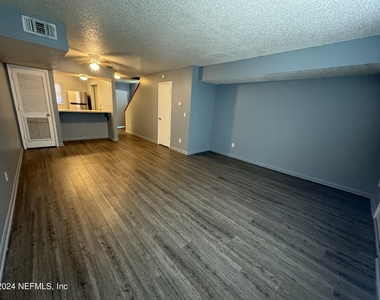 1357 Kingsley Avenue - Photo Thumbnail 3