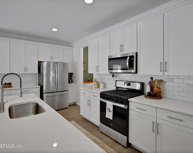 2887 Copperwood Avenue - Photo Thumbnail 14