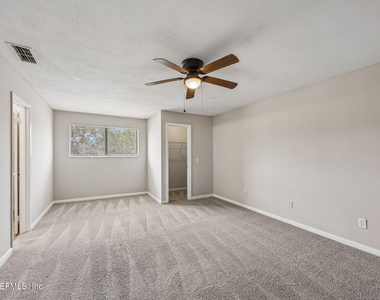 8745 Whispering Pines Drive - Photo Thumbnail 13