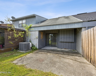 8745 Whispering Pines Drive - Photo Thumbnail 22